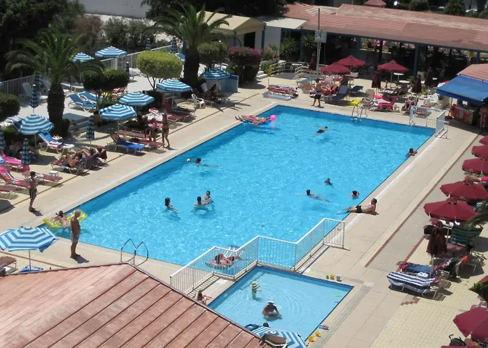 Aparthotel Crown Elamaris Protaras