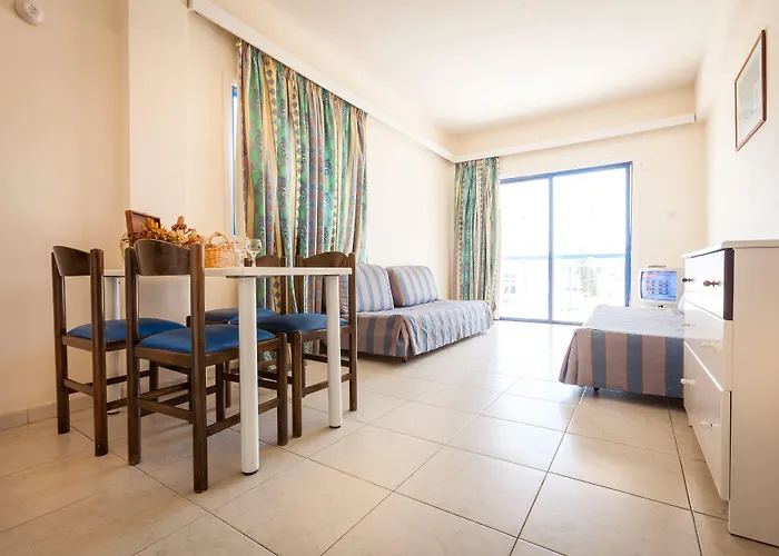 Crown Elamaris Aparthotel