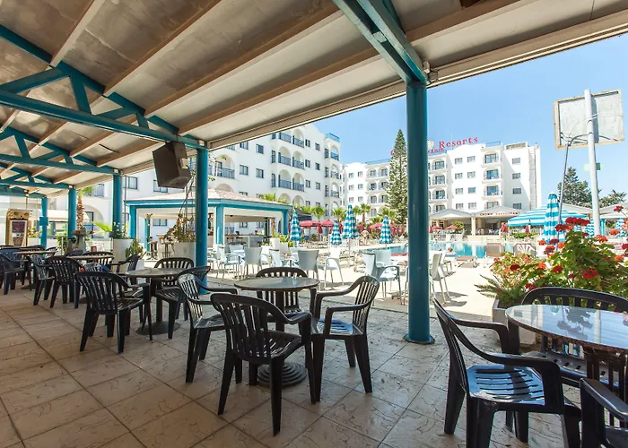 Crown Elamaris Aparthotel 3*