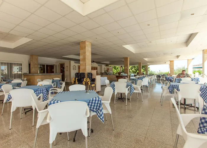 Crown Elamaris 3* Protaras