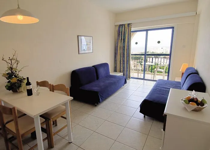 Aparthotel Crown Elamaris Protaras