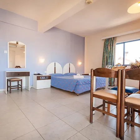 Crown Elamaris Apart-hotel 3*