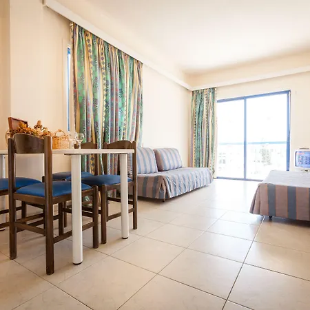 Crown Elamaris Aparthotel