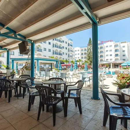 Crown Elamaris Aparthotel 3*