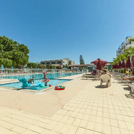 Crown Elamaris Apart-hotel Protaras
