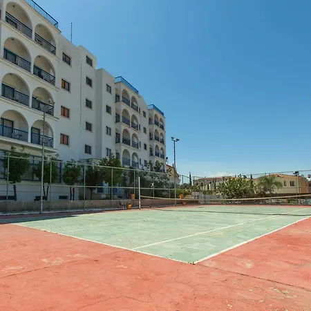 Crown Elamaris Apart-hotel Protaras