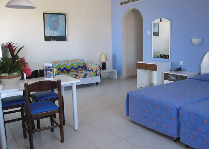 Crown Elamaris Πρωταράς