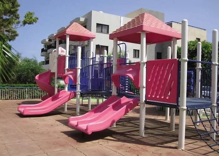 Ξενοδοχείο με διαμερίσματα Crown Elamaris