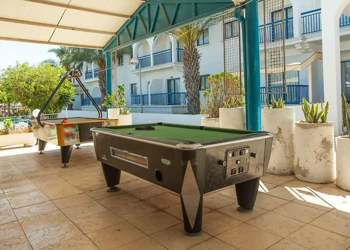 Апарт-отель Crown Elamaris 3*