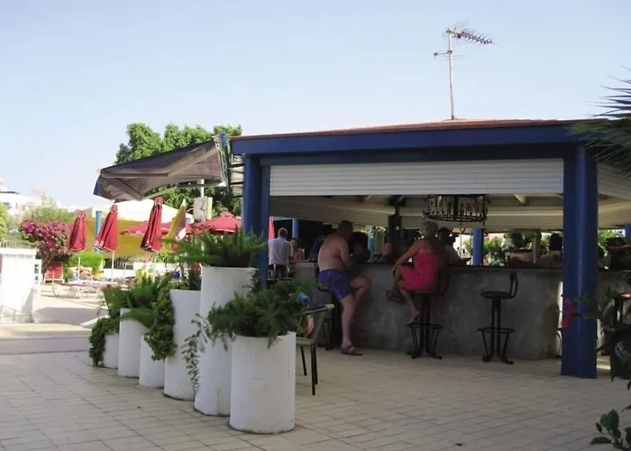 Lägenhetshotell Crown Elamaris Protaras