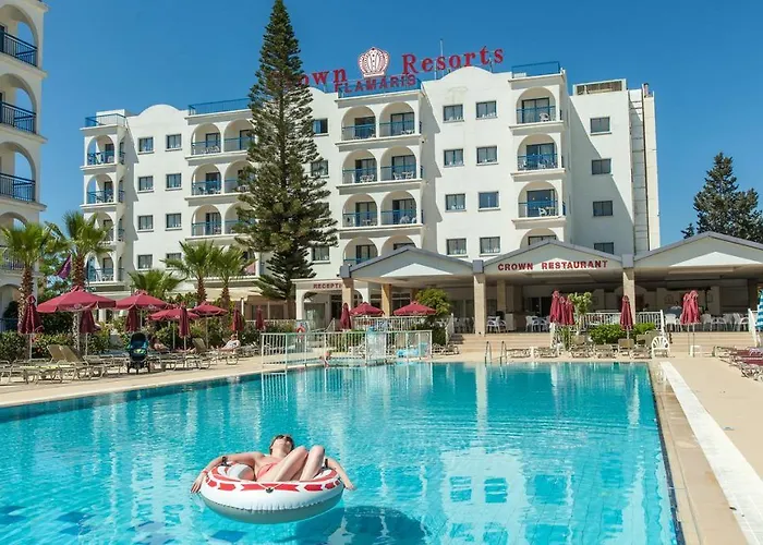 Lägenhetshotell Crown Elamaris 3*