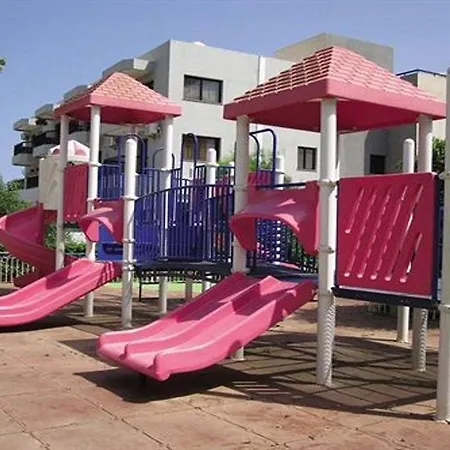 Crown Elamaris 3*