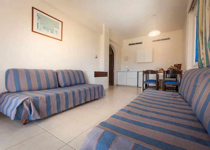 Crown Elamaris Aparthotel